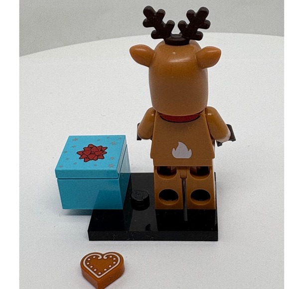 LEGO Reindeer Costume Minifigure Christmas Holiday Present Box Gingerbread Heart - Picture 4 of 6